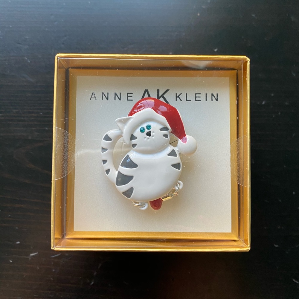 Holiday Christmas Cat Pin/Brooch